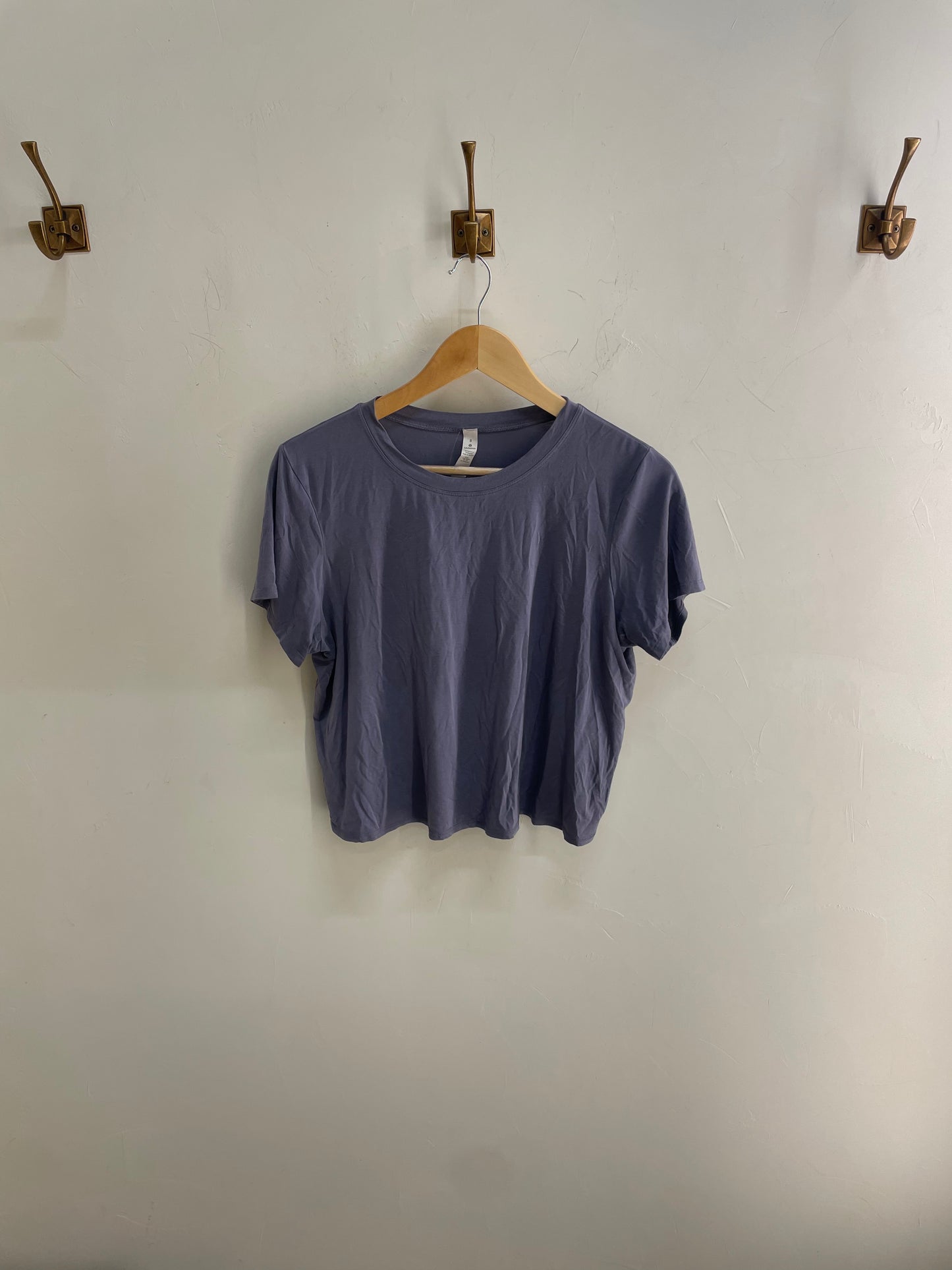 Lululemon tee size 8
