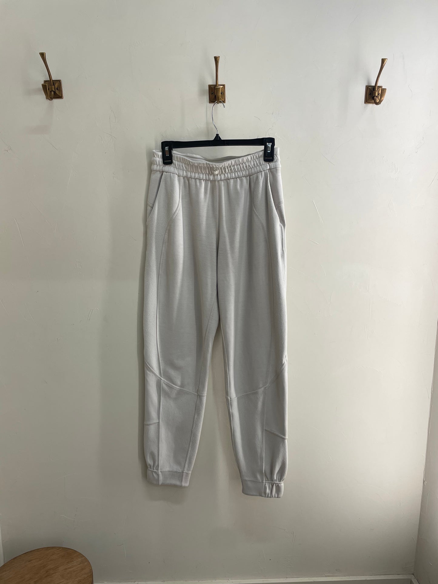 Lululemon pants size 4