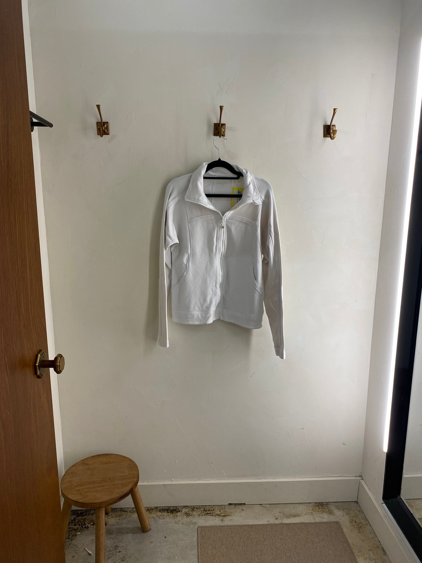 Lululemon running jacket size
8