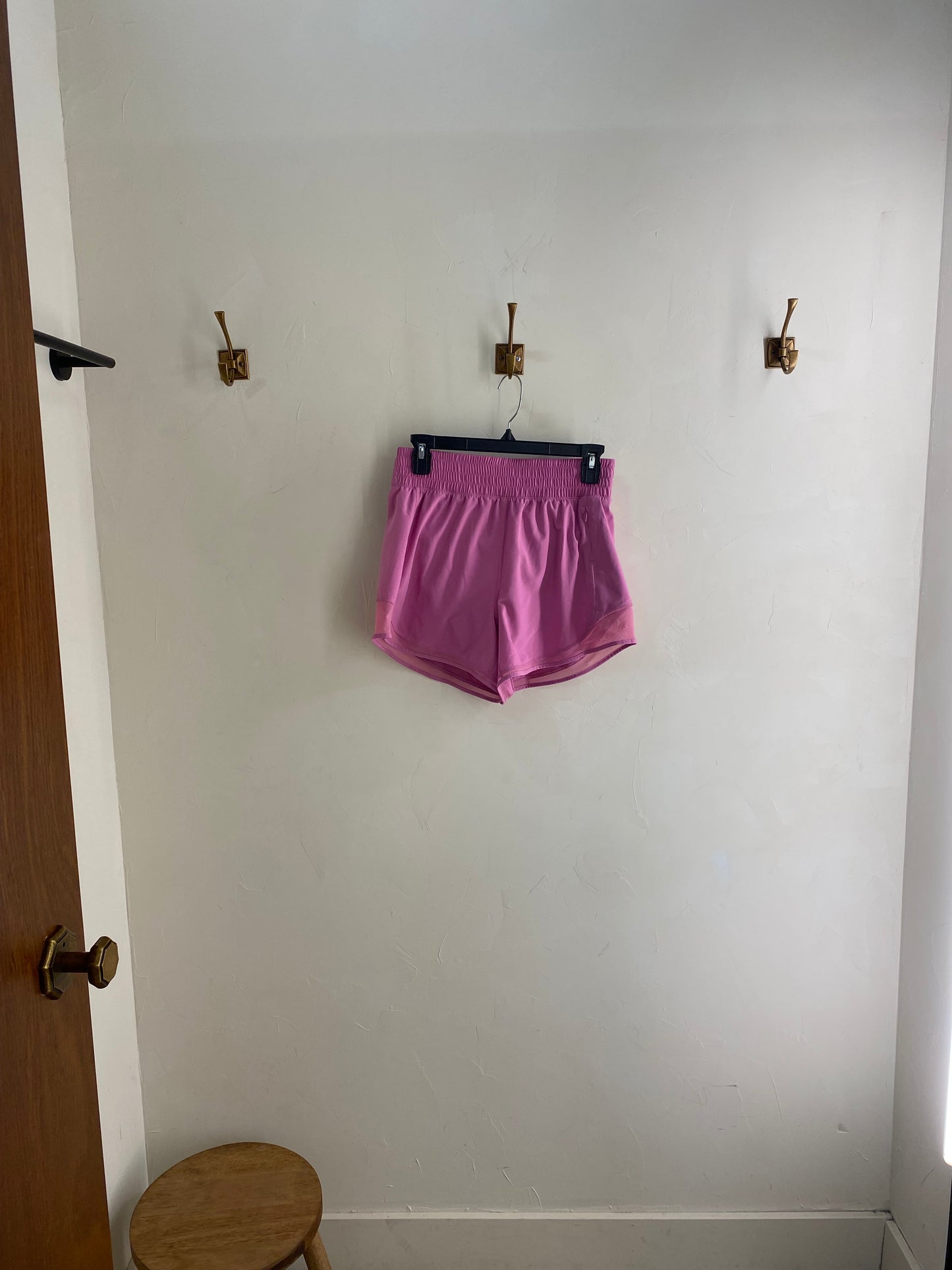 Aritzia shorts size 4