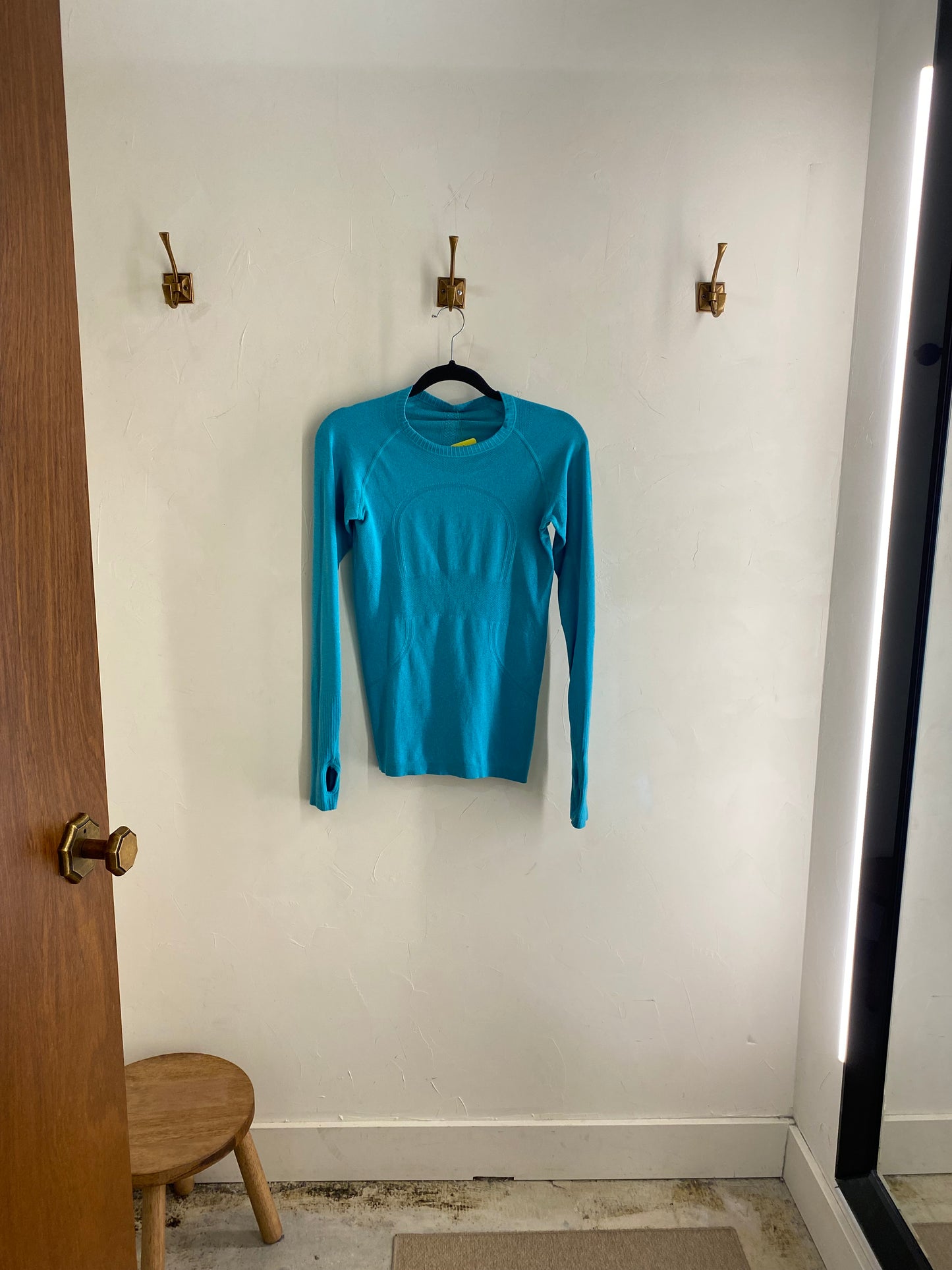 Lululemon long sleeve top size
4