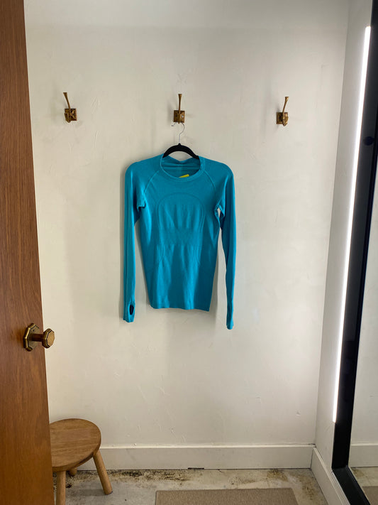 Lululemon long sleeve top size
4